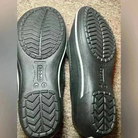 Crocs Women's Black Maryjane Crocband Shoes Size 6 - Picture 3 of 3